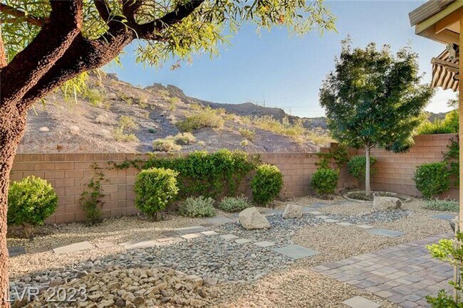Building Photo - Gorgeous Henderson Home