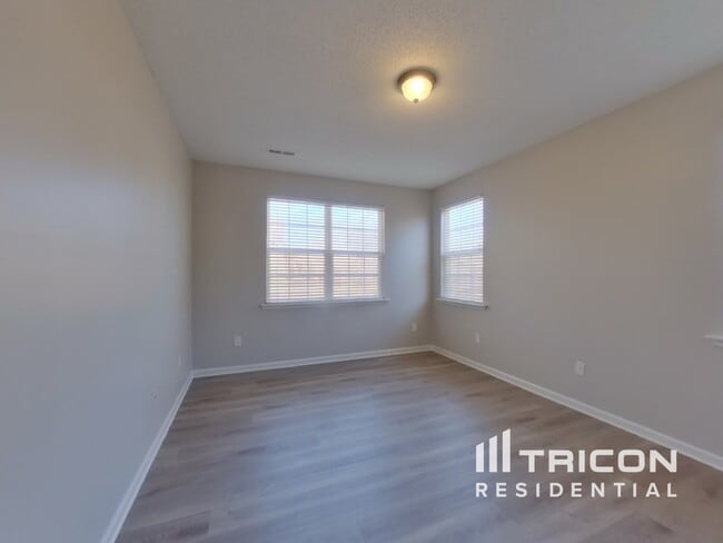 Building Photo - 335 Annabel Dr