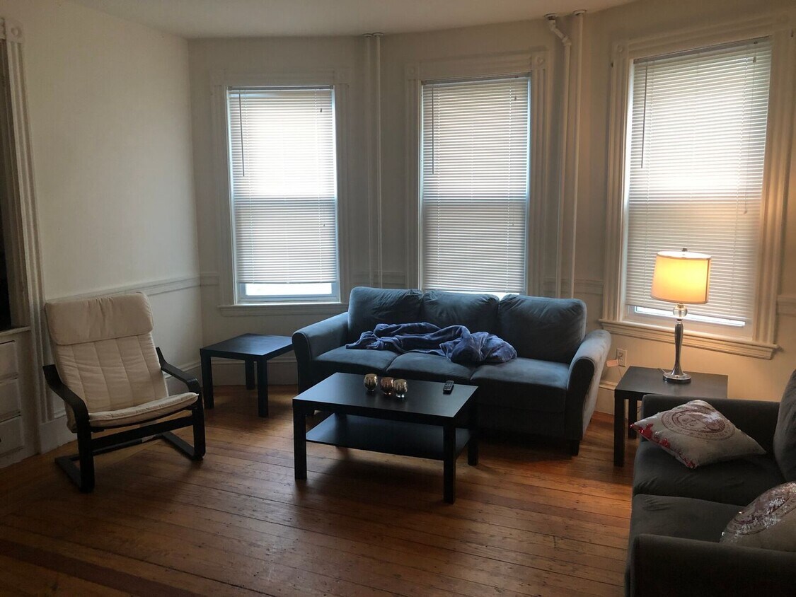 Foto del edificio - Mission Hill Area. Available September 1. ...