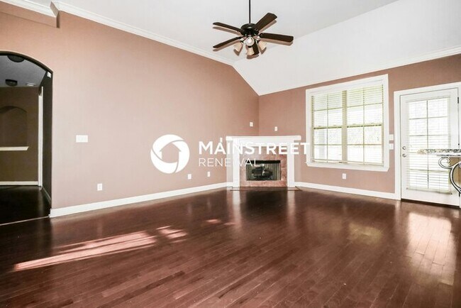 Foto del edificio - 4 Bedroom Pet-Friendly Home in MEMPHIS, TN with Main Street Renewal