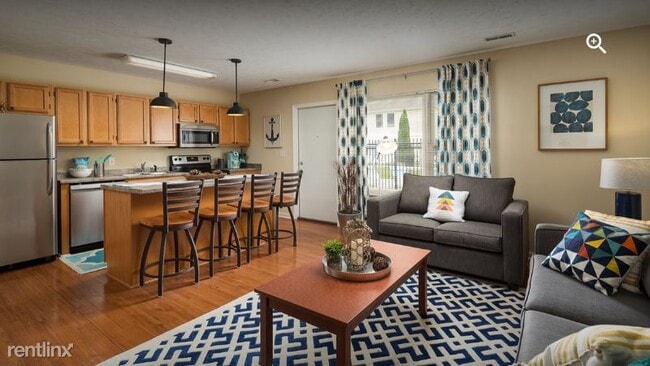 Building Photo - 1 br, 1 bath Townhome - 10745 48th Ave