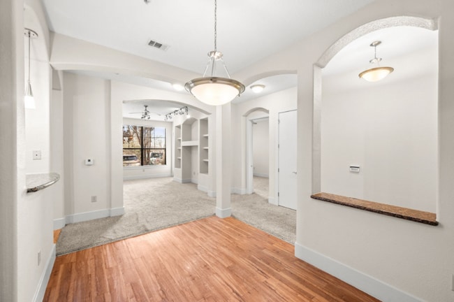 Building Photo - 2600 Hillsboro Pike