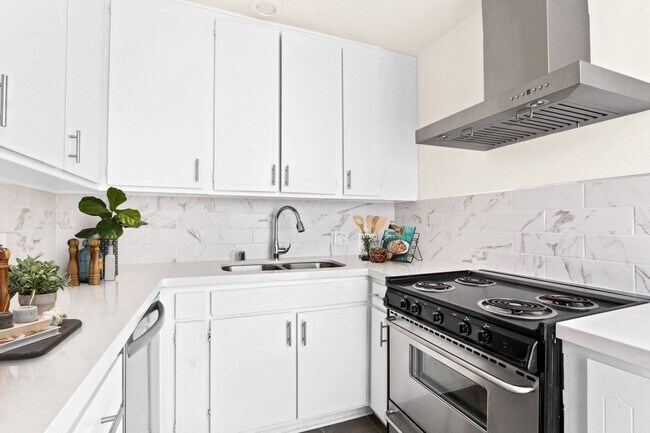 Foto del edificio - Eastborne Avenue Apartments