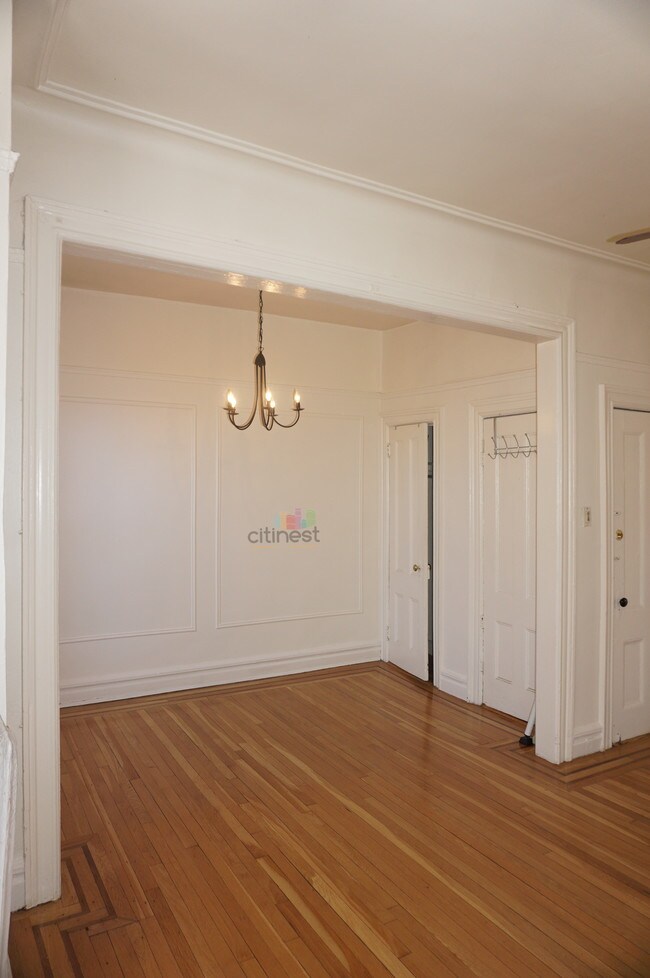 Building Photo - 471 73rd St