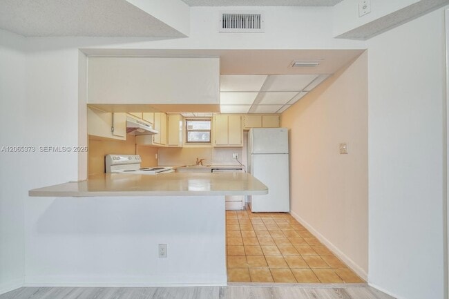 Building Photo - 8290 Lake Dr