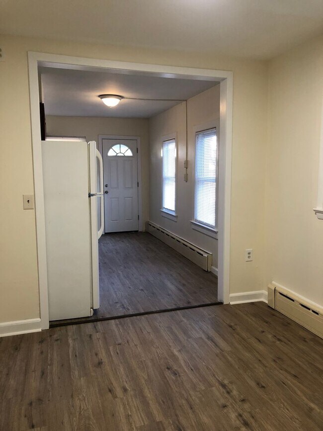 Foto del edificio - Great 3 Bedroom, 1 1/2 Bath Home! New Kitc...