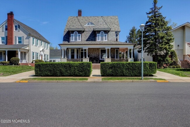 Building Photo - 307 Spier Ave
