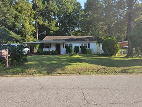 Building Photo - 2128 Yarbrough St