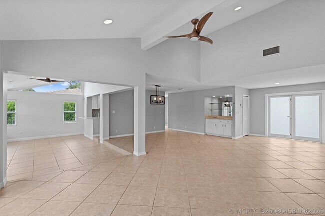 Building Photo - 925 Foxpointe Cir