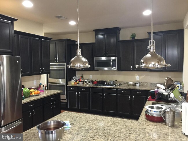 Building Photo - 21127 Ashburn Heights Dr