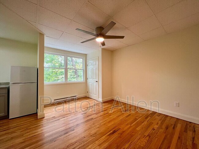 Foto del edificio - 43 Ravenscroft Dr