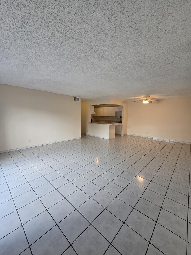 Foto del edificio - 11604 NW 29th St