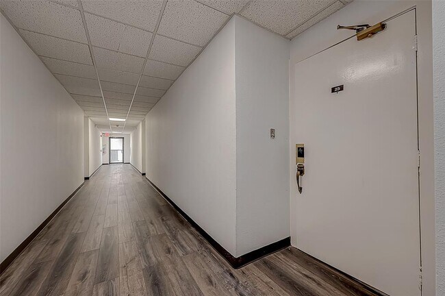 Foto del edificio - 3025 Walnut Bend Ln