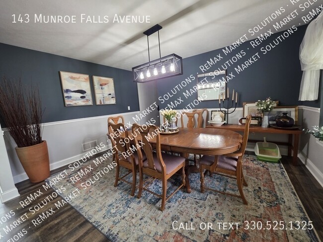 Building Photo - 143 Munroe Falls Ave