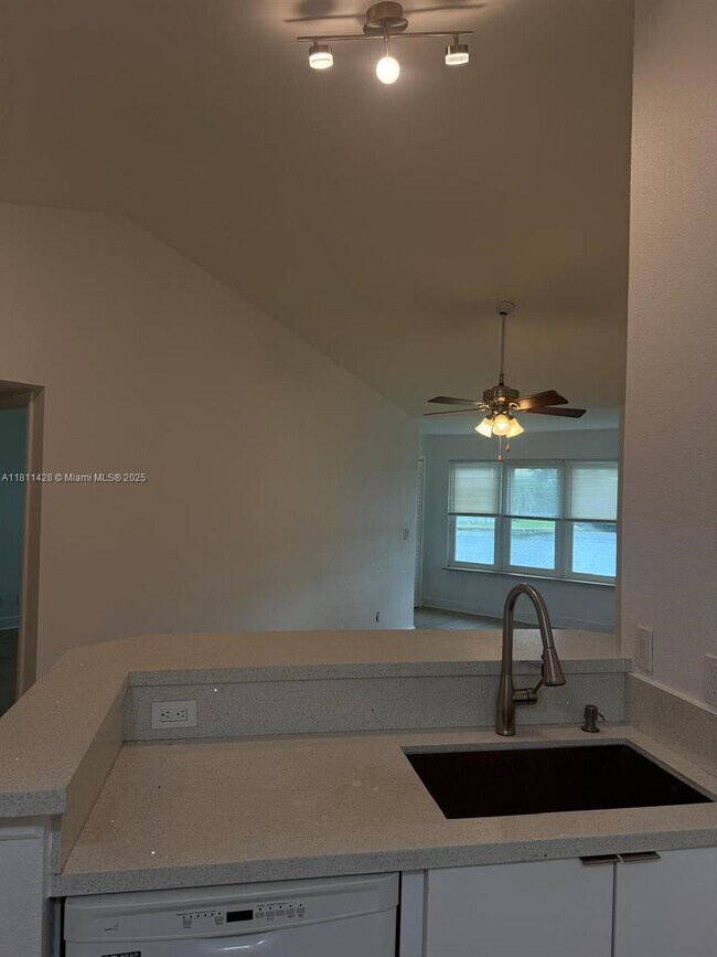 Foto del edificio - 12510 Vista Isles Dr