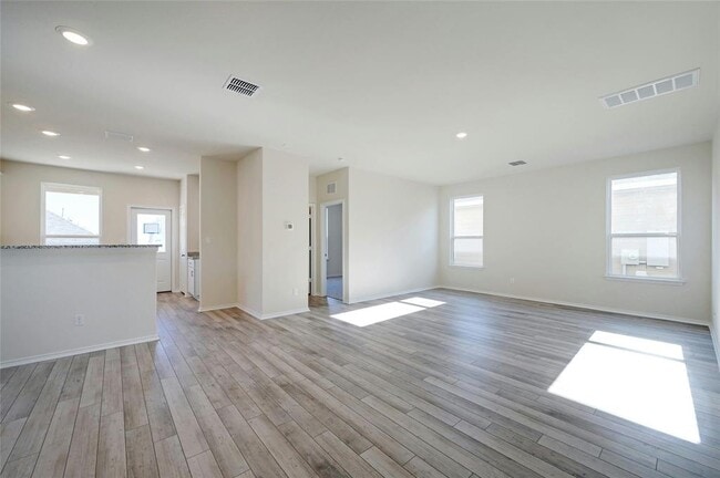 Building Photo - 221 Cherry Vine Dr