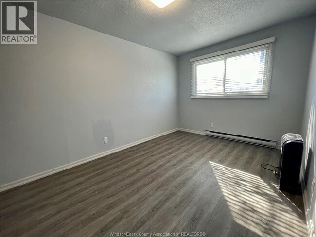 Building Photo - 8477 Darlington Crescent
