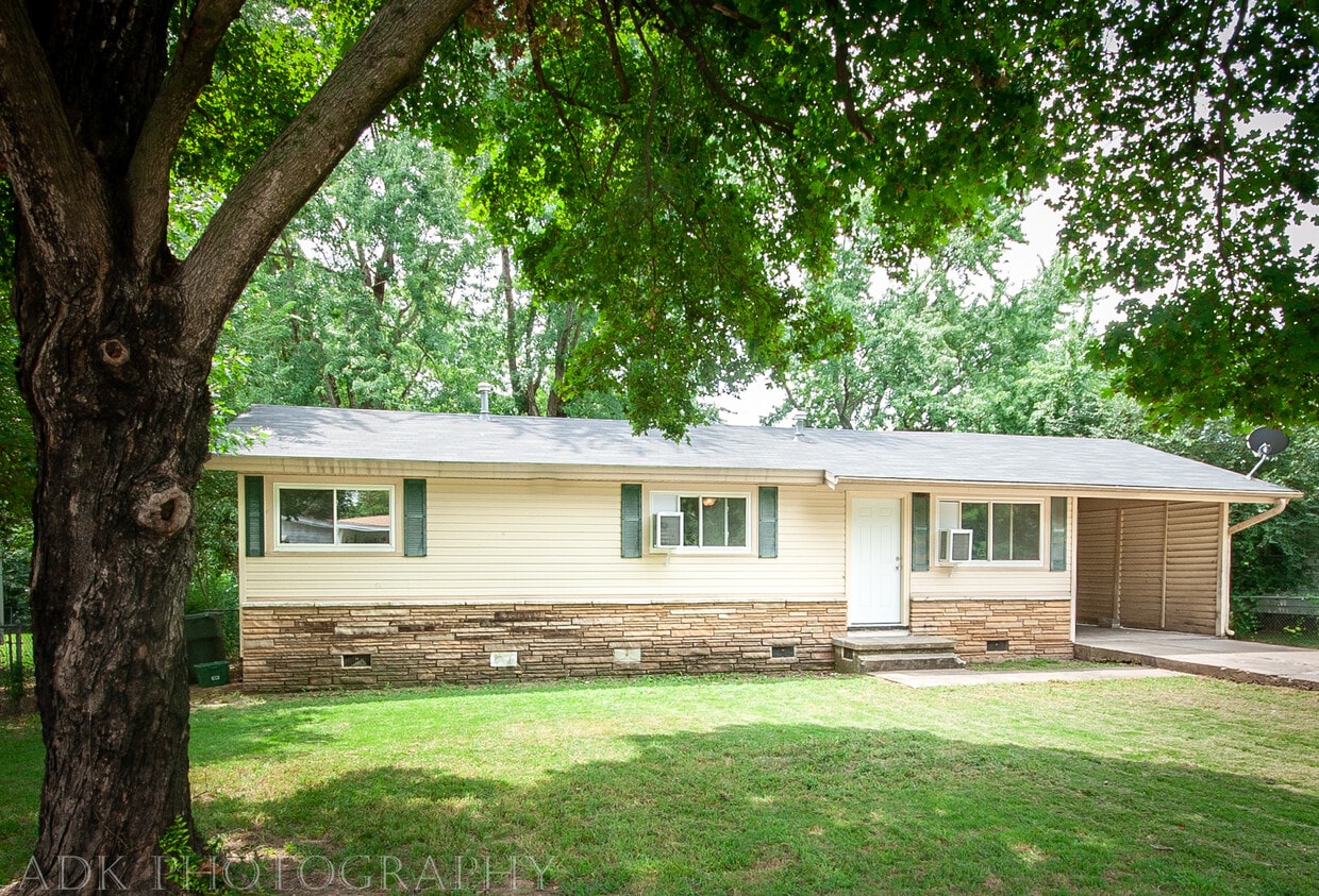 Foto principal - 113 E Bertha St