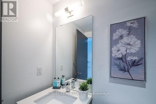 Building Photo - 11 Charlotte St