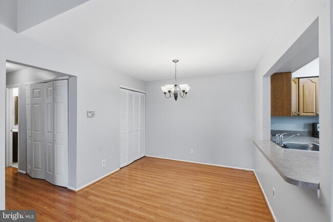 Foto del edificio - 321B Delancey Pl