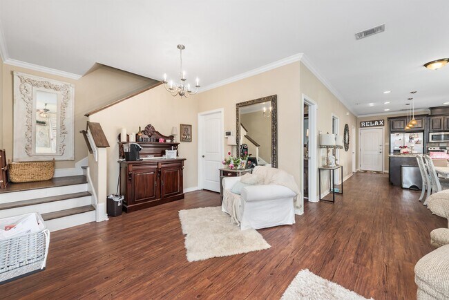 Building Photo - 117 Fairway Dr
