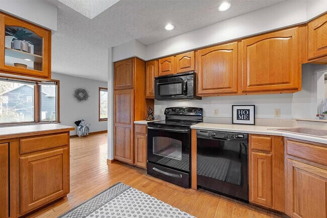 Building Photo - 1700 Greenlefe Dr NW