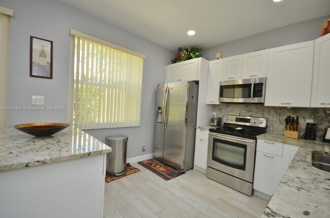 Foto del edificio - 16835 SW 1st Pl