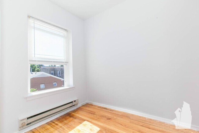 Foto del edificio - 4511 Malden St