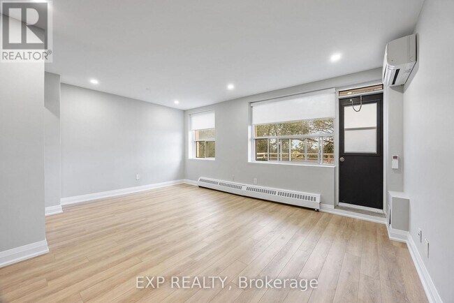 Building Photo - 2961 Dufferin St