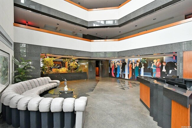 Foto del edificio - 100 Great Neck Rd