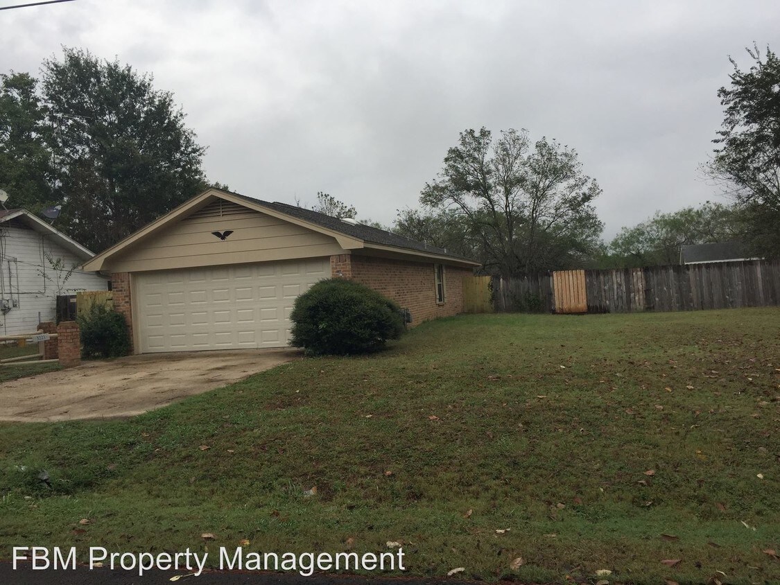 Foto del edificio - 3221 McKnight Ln