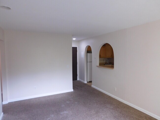 Building Photo - 32005 W 12 Mile Rd