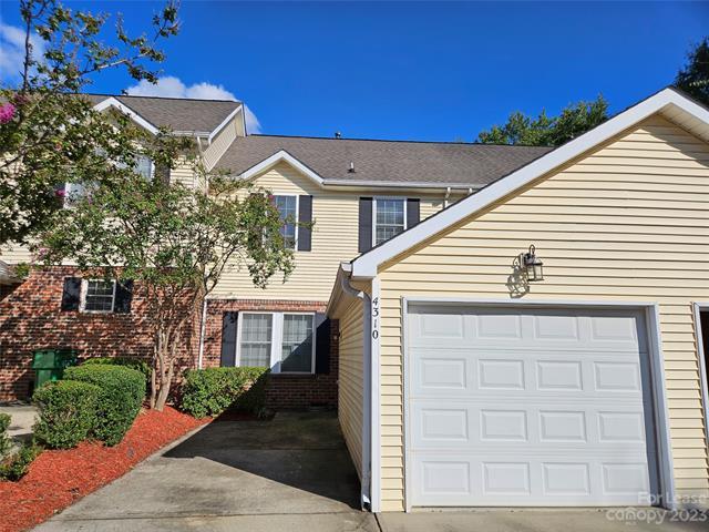Primary Photo - 4310 Laurel Hill Ln
