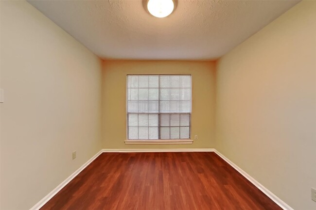 Foto del edificio - 15 Kearny Brook Pl