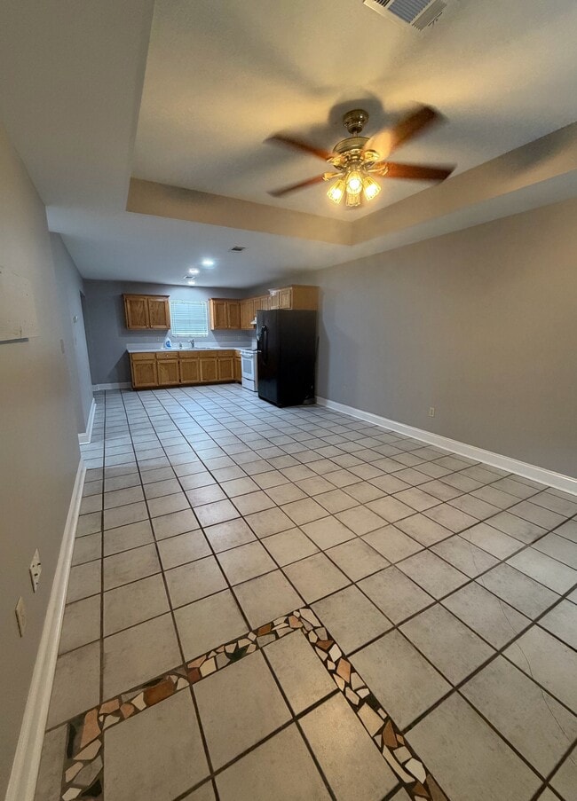 Building Photo - Crystal Lake Apartments