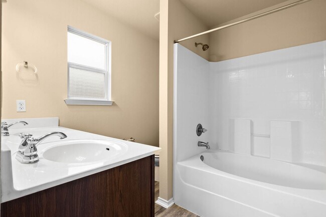 Foto del edificio - 417 Emerald Ridge Dr