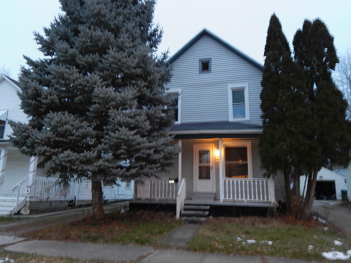 Front porch - 1010 Cleveland St