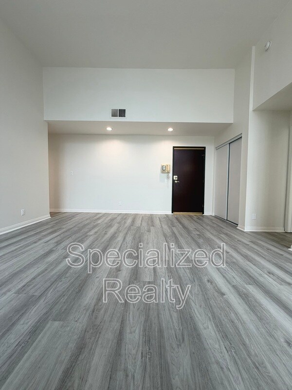 Foto del edificio - 14562 Dickens St