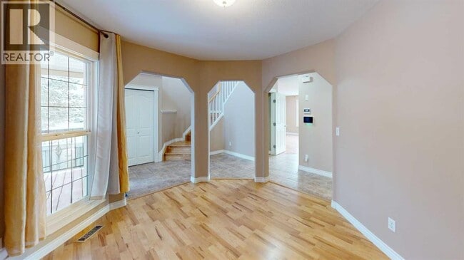 Building Photo - 9301 Lakeland Dr