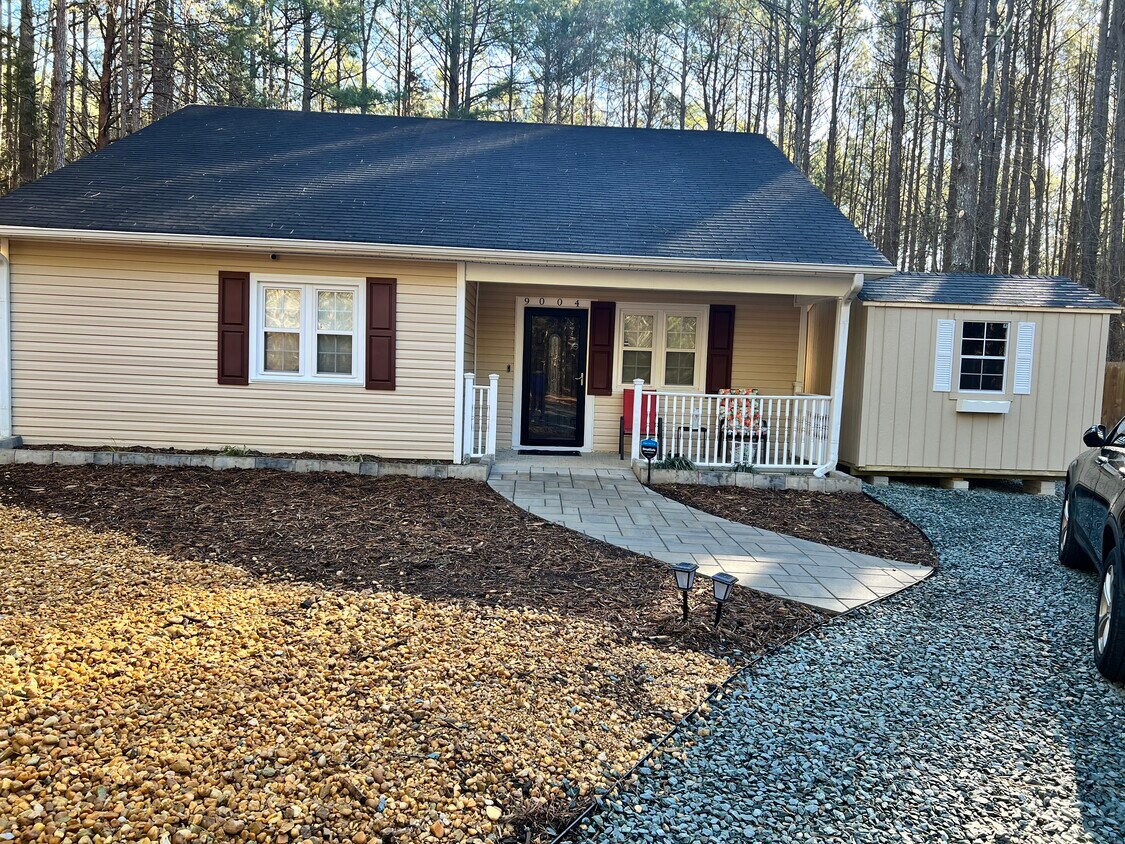 4 Bedroom 1.5 Batt Single Family Home - 9004 Habitat Cir