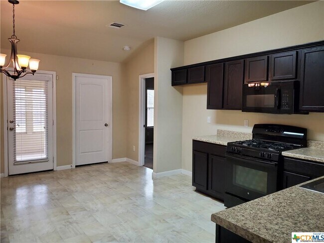 Building Photo - 1052 Lilac Wind