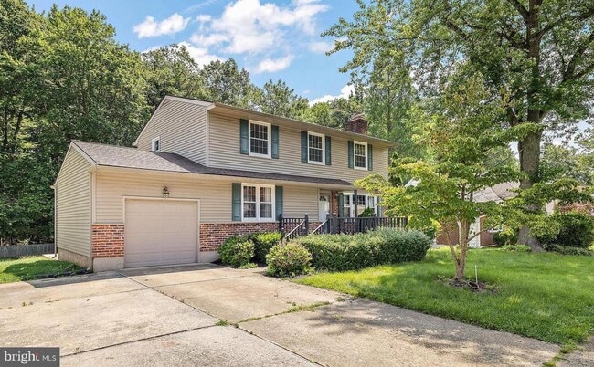 Building Photo - 13 Sturbridge Dr