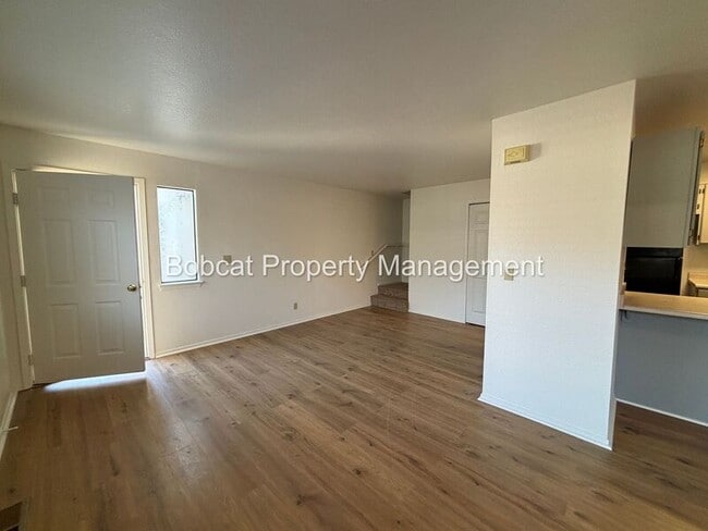 Building Photo - 136 Dayton Village Pkwy