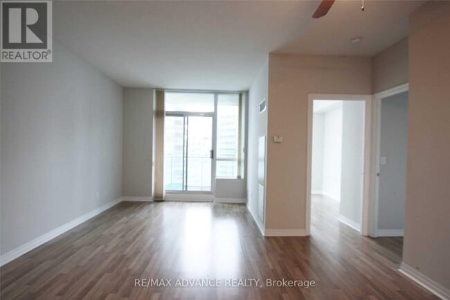 Photo du bâtiment - 12 Yonge St