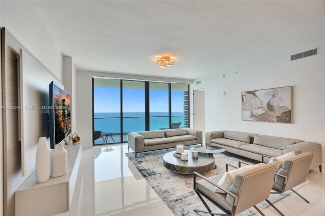 Foto del edificio - 18975 Collins Ave