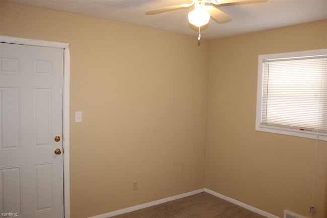 Building Photo - 13591 Lenore