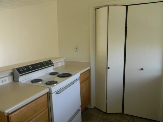 Building Photo - 88 W 820 S