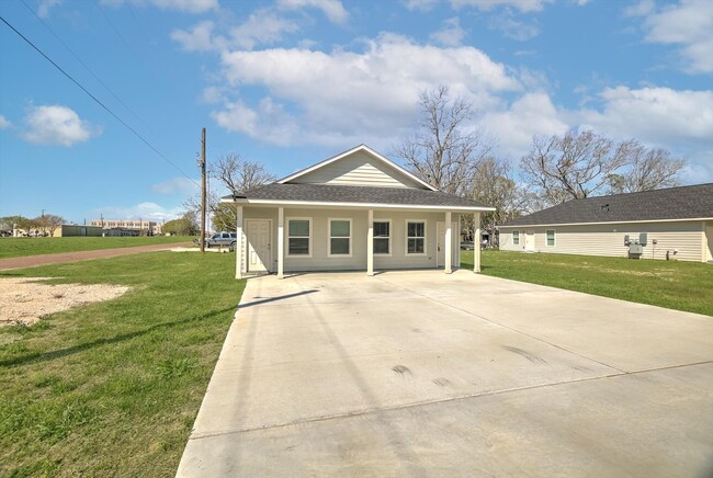 Building Photo - 201 N Bay