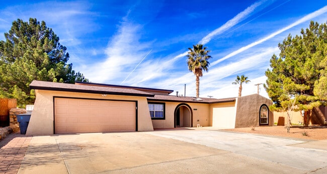 Building Photo - Upper Valley of West El Paso Rental Home