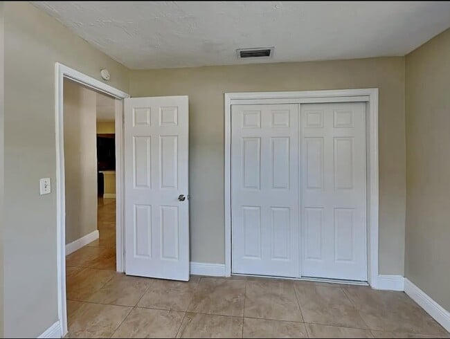 Foto del edificio - 7004 Lambright Ct